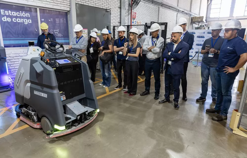 Titan 810 Enters Argentina: Rosiwit Redefines Large-Scale Industrial Cleaning in South America